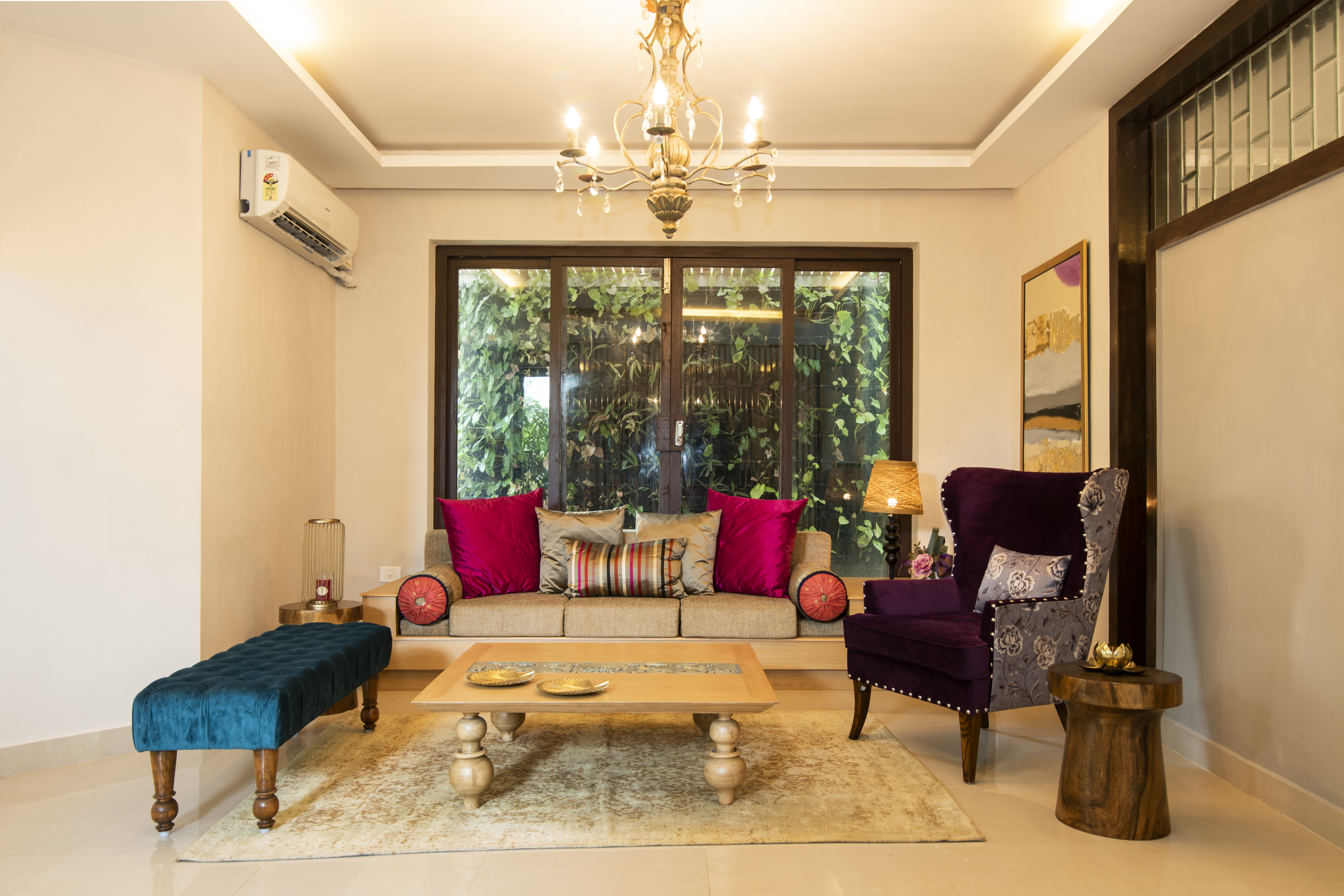 TROPICAL BEACH HOUSE