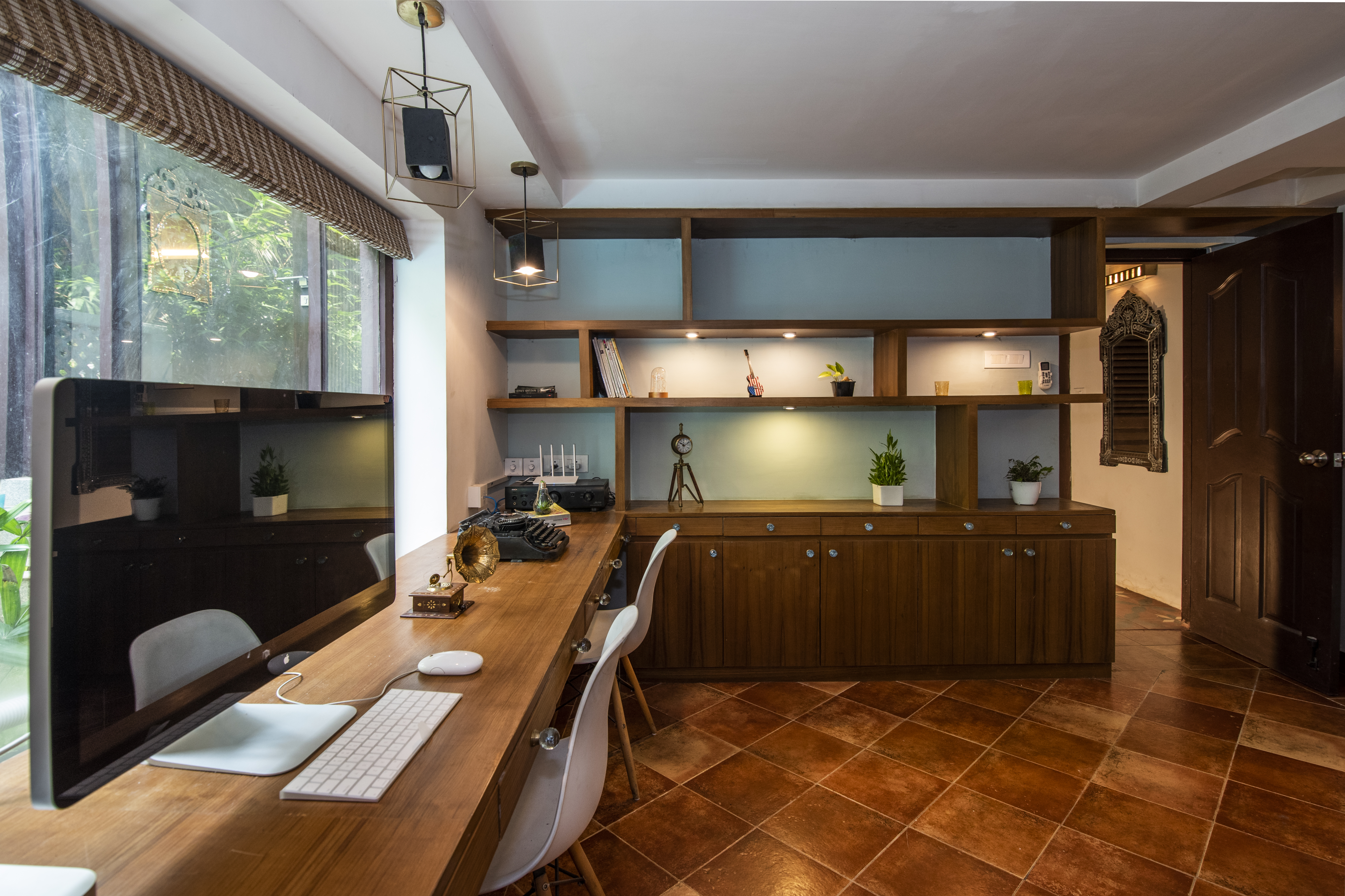 TROPICAL BEACH HOUSE