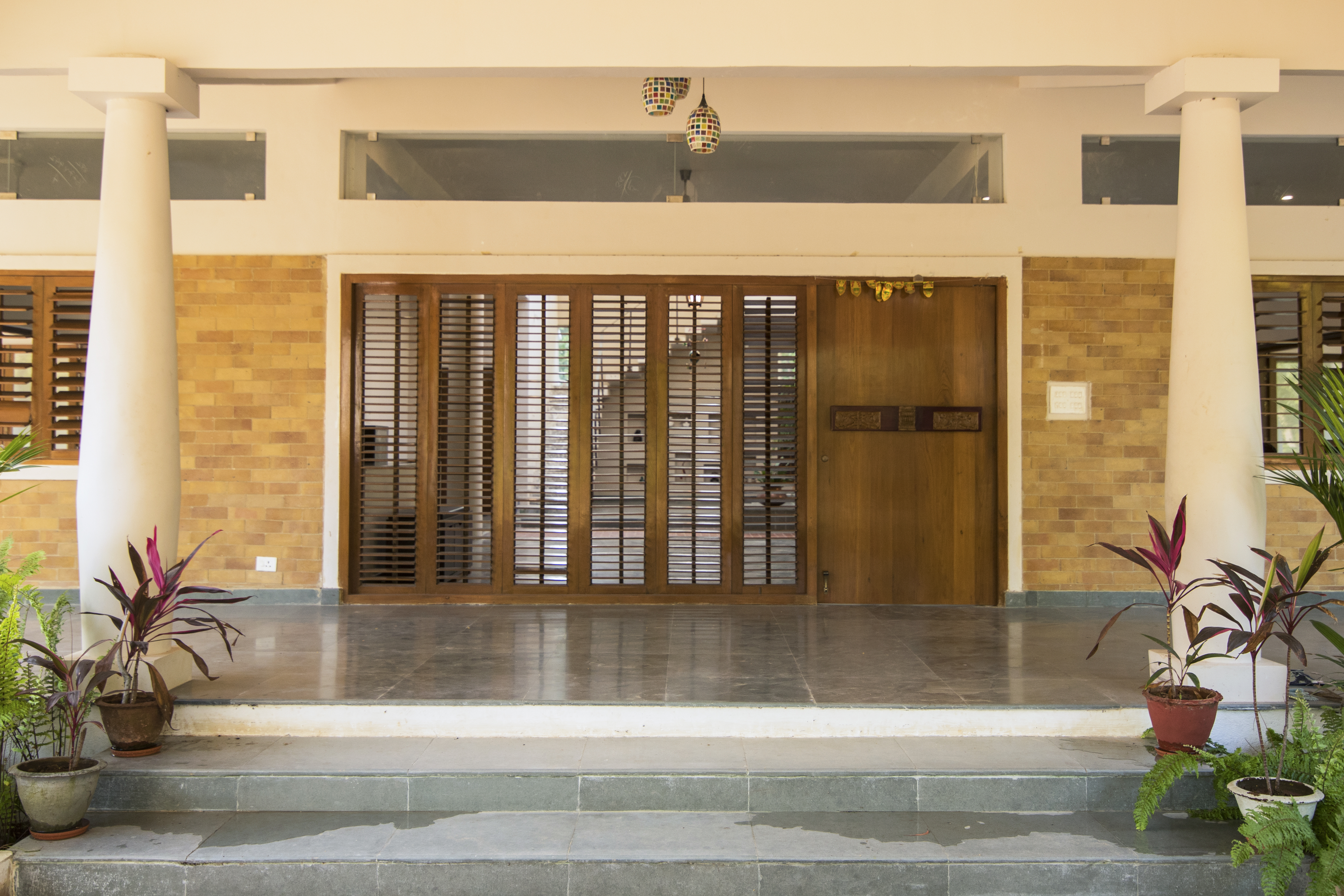 COURTYARD FARM HOUSE