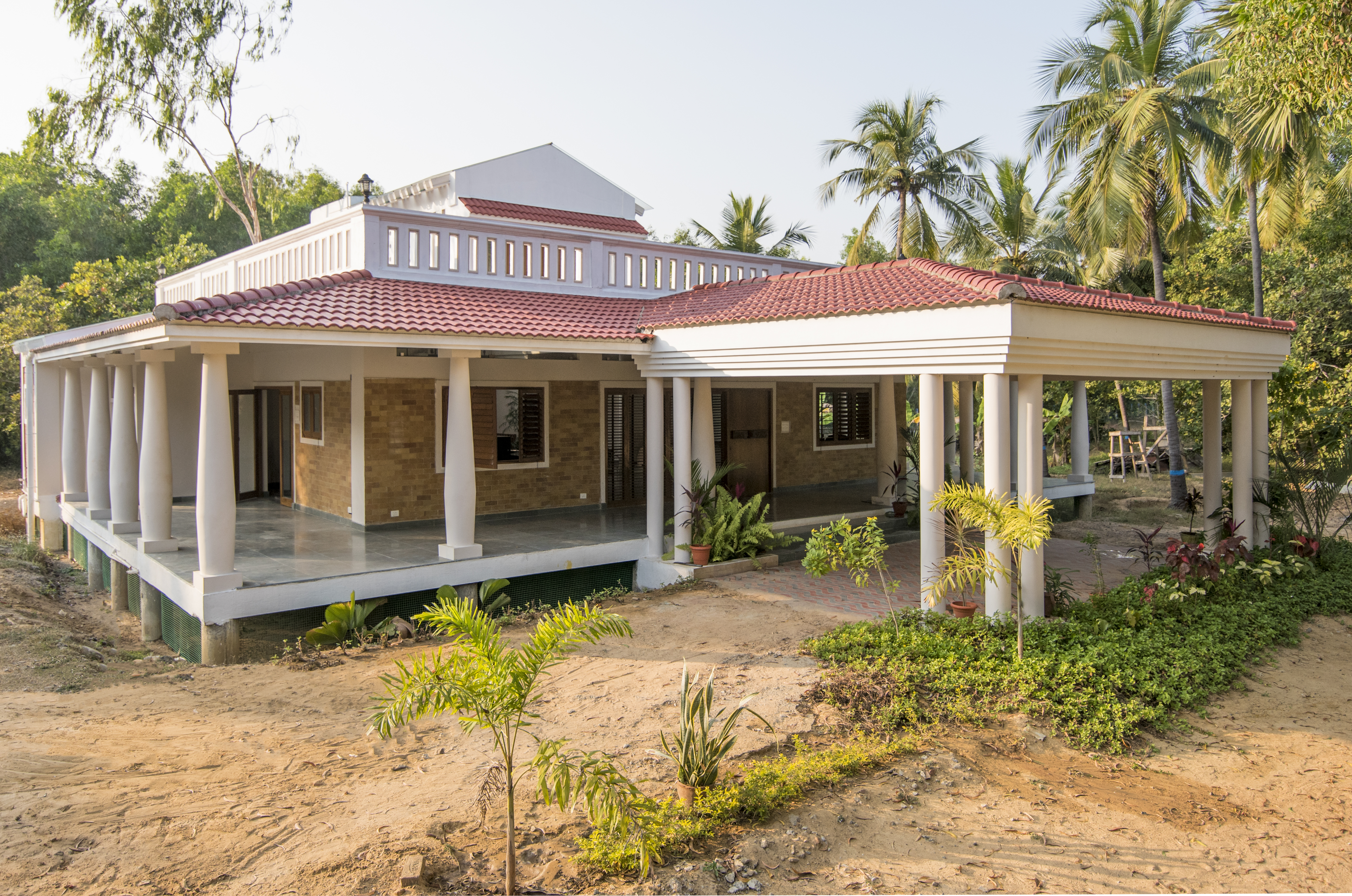 COURTYARD FARM HOUSE